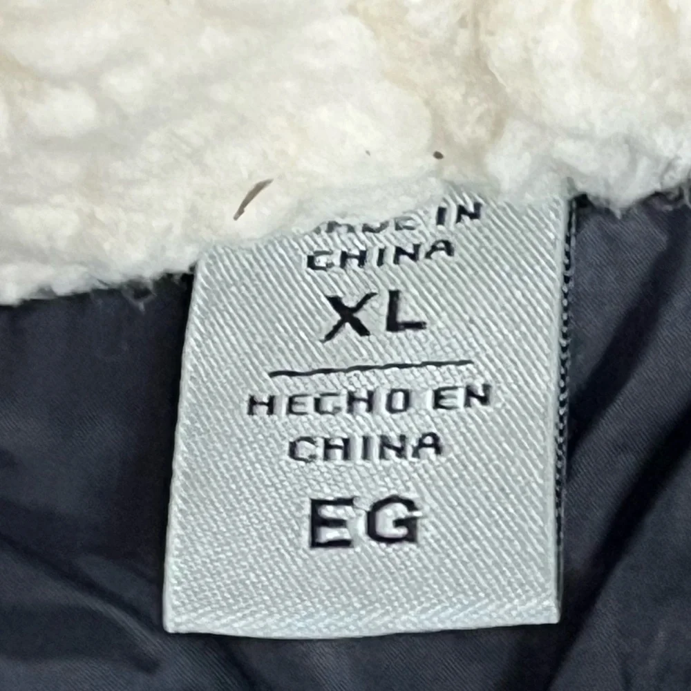🌻NEW w/tag Levi’s Black Shiny Molly Sherpa Lined Puffer Jacket Women's Size XL